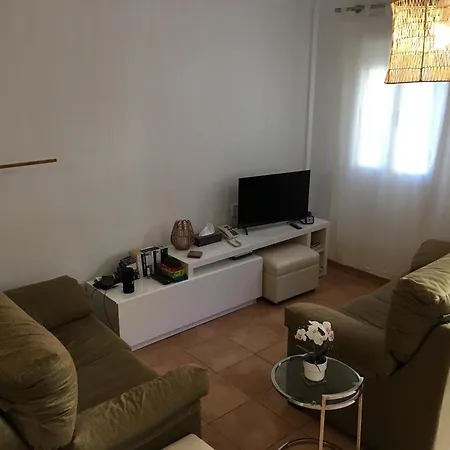 Happy Place Apartment *